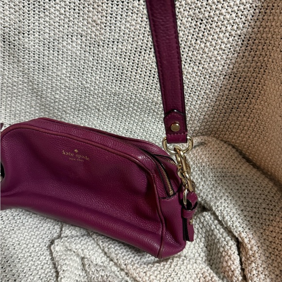 Kate Spade Mulberry Street Darian Red‎ Crossbody Bag - Picture 5 of 15